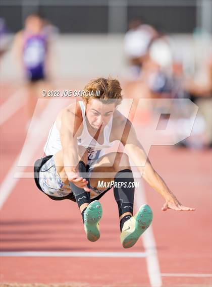Thumbnail 3 in UIL 3A Boys State Track Meet photogallery.