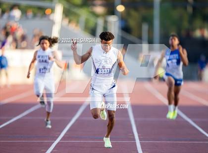 Thumbnail 2 in UIL 3A Boys State Track Meet photogallery.