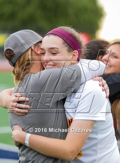 Thumbnail 2 in Torrey Pines vs. La Costa Canyon (CIF SDS Open Final) photogallery.