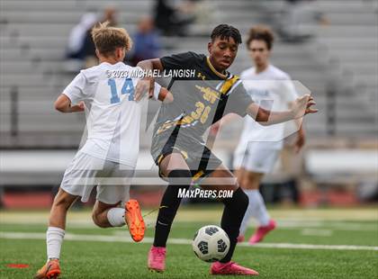 Thumbnail 1 in  Donovan Catholic @ St. John-Vianney photogallery.