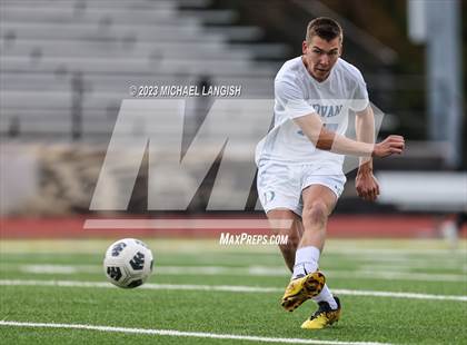 Thumbnail 1 in  Donovan Catholic @ St. John-Vianney photogallery.