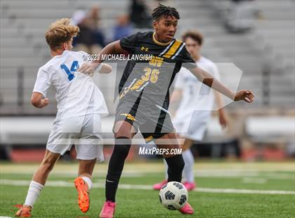 Thumbnail 3 in  Donovan Catholic @ St. John-Vianney photogallery.