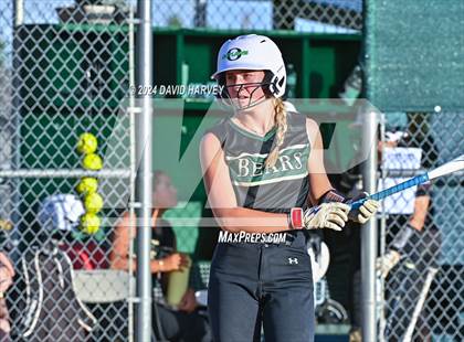 Thumbnail 1 in Golden vs Bear Creek photogallery.