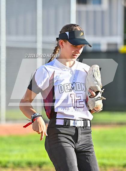 Thumbnail 3 in Golden vs Bear Creek photogallery.