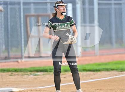 Thumbnail 2 in Golden vs Bear Creek photogallery.