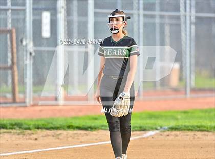 Thumbnail 1 in Golden vs Bear Creek photogallery.