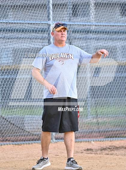 Thumbnail 2 in Golden vs Bear Creek photogallery.
