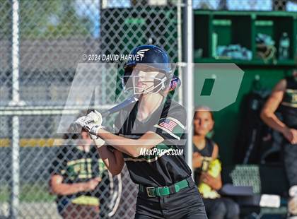 Thumbnail 1 in Golden vs Bear Creek photogallery.