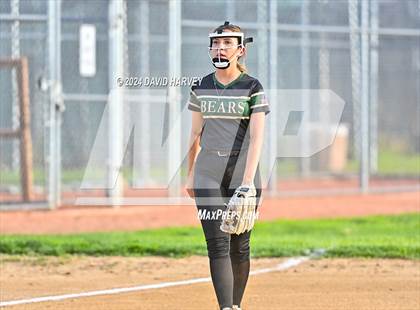 Thumbnail 2 in Golden vs Bear Creek photogallery.