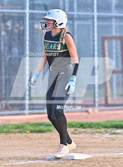 Thumbnail 2 in Golden vs Bear Creek photogallery.
