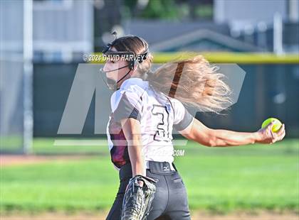 Thumbnail 2 in Golden vs Bear Creek photogallery.