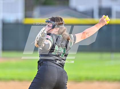 Thumbnail 3 in Golden vs Bear Creek photogallery.