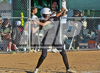 Thumbnail 2 in Golden vs Bear Creek photogallery.