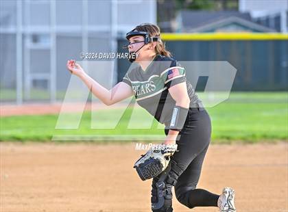 Thumbnail 3 in Golden vs Bear Creek photogallery.