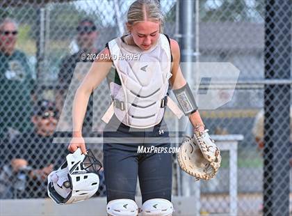 Thumbnail 1 in Golden vs Bear Creek photogallery.
