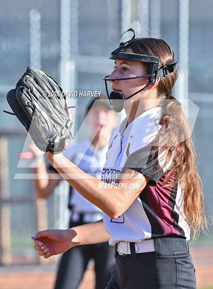 Thumbnail 2 in Golden vs Bear Creek photogallery.
