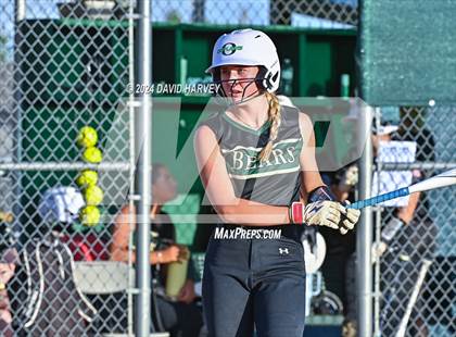 Thumbnail 3 in Golden vs Bear Creek photogallery.