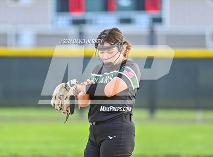 Thumbnail 2 in Golden vs Bear Creek photogallery.
