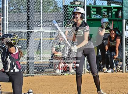 Thumbnail 1 in Golden vs Bear Creek photogallery.