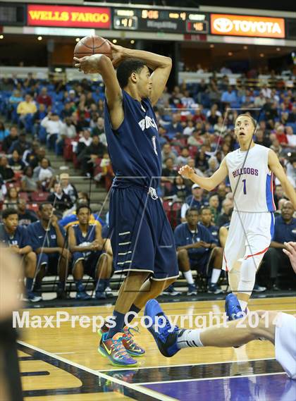 Thumbnail 2 in Folsom vs. St. John Bosco (CIF State D2 Final) photogallery.