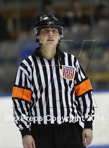 Thumbnail 3 in Newtown vs. Tri-Town (CIAC Division III Semifinal) photogallery.