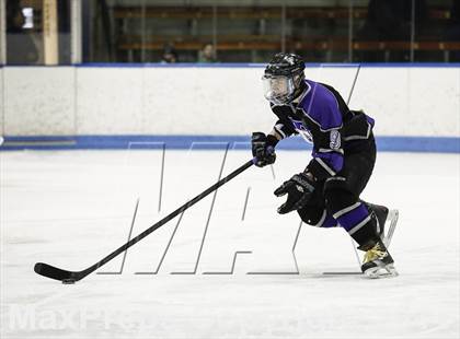 Thumbnail 1 in Newtown vs. Tri-Town (CIAC Division III Semifinal) photogallery.