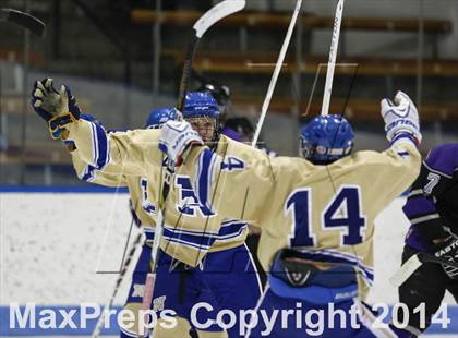Thumbnail 3 in Newtown vs. Tri-Town (CIAC Division III Semifinal) photogallery.
