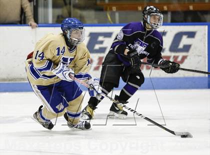 Thumbnail 1 in Newtown vs. Tri-Town (CIAC Division III Semifinal) photogallery.