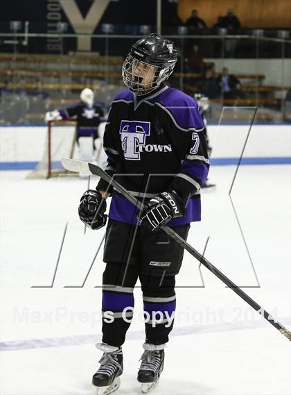 Thumbnail 1 in Newtown vs. Tri-Town (CIAC Division III Semifinal) photogallery.