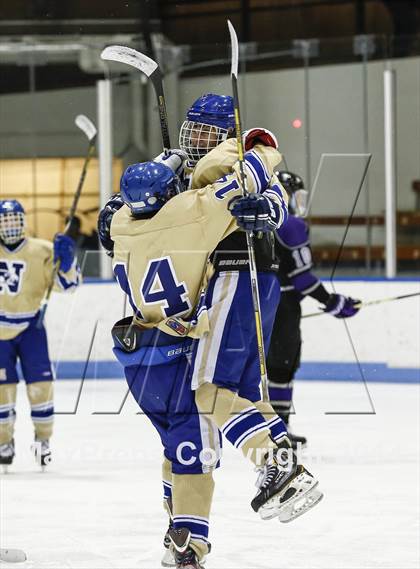Thumbnail 1 in Newtown vs. Tri-Town (CIAC Division III Semifinal) photogallery.