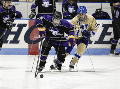 Thumbnail 2 in Newtown vs. Tri-Town (CIAC Division III Semifinal) photogallery.