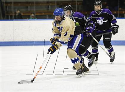 Thumbnail 2 in Newtown vs. Tri-Town (CIAC Division III Semifinal) photogallery.