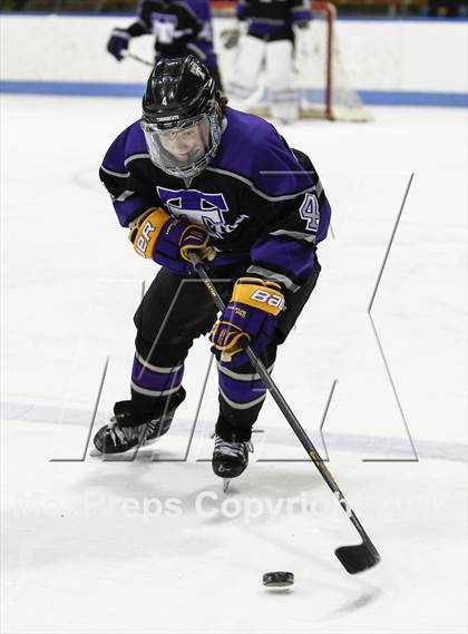 Thumbnail 1 in Newtown vs. Tri-Town (CIAC Division III Semifinal) photogallery.