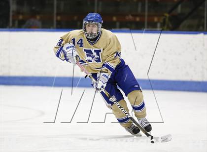 Thumbnail 2 in Newtown vs. Tri-Town (CIAC Division III Semifinal) photogallery.