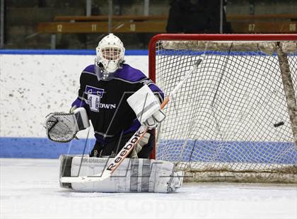 Thumbnail 1 in Newtown vs. Tri-Town (CIAC Division III Semifinal) photogallery.