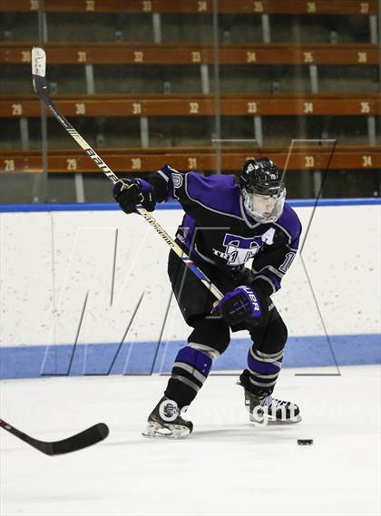 Thumbnail 2 in Newtown vs. Tri-Town (CIAC Division III Semifinal) photogallery.