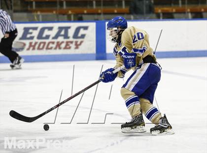 Thumbnail 2 in Newtown vs. Tri-Town (CIAC Division III Semifinal) photogallery.