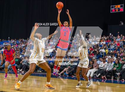 Thumbnail 2 in Summer Creek vs. Duncanville (UIL 6A Basketball Semifinal) photogallery.