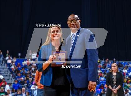 Thumbnail 1 in Summer Creek vs. Duncanville (UIL 6A Basketball Semifinal) photogallery.