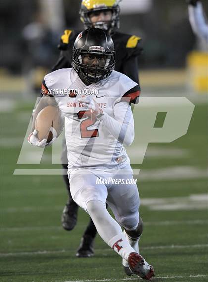 Thumbnail 1 in Del Oro vs. San Clemente (CIF State Division 1A Final) photogallery.