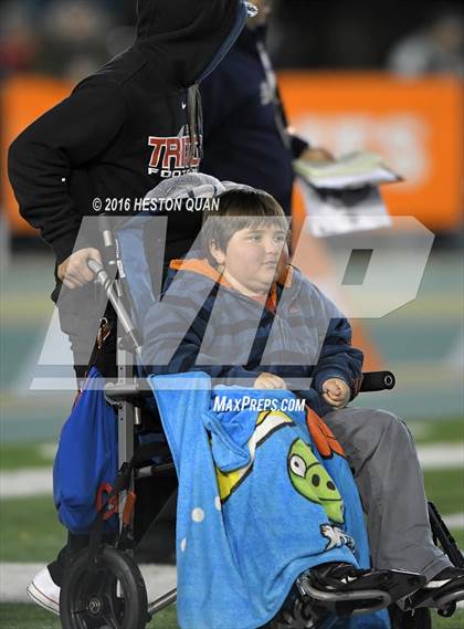 Thumbnail 3 in Del Oro vs. San Clemente (CIF State Division 1A Final) photogallery.