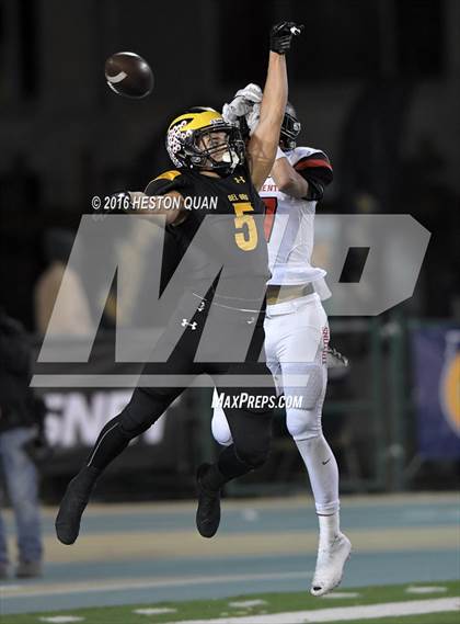 Thumbnail 2 in Del Oro vs. San Clemente (CIF State Division 1A Final) photogallery.
