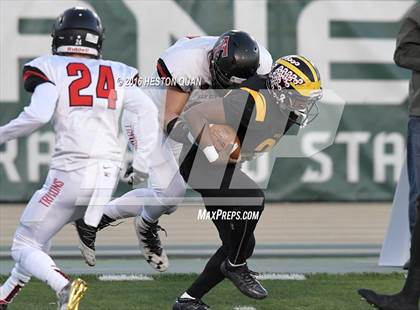 Thumbnail 3 in Del Oro vs. San Clemente (CIF State Division 1A Final) photogallery.