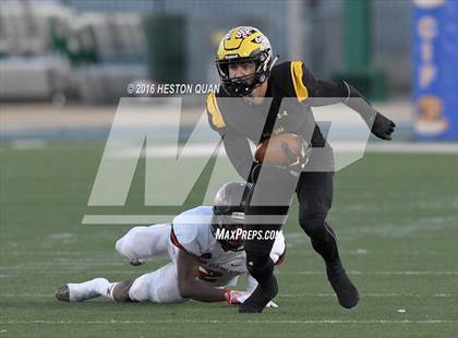 Thumbnail 3 in Del Oro vs. San Clemente (CIF State Division 1A Final) photogallery.