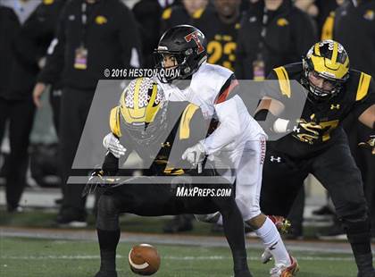 Thumbnail 2 in Del Oro vs. San Clemente (CIF State Division 1A Final) photogallery.