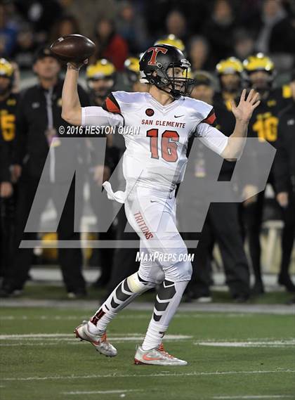 Thumbnail 3 in Del Oro vs. San Clemente (CIF State Division 1A Final) photogallery.