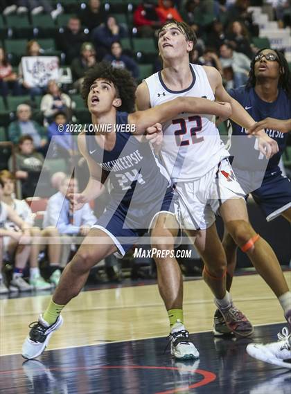 Thumbnail 2 in Manhasset vs Poughkeepsie (NYSPHSAA Class A Semifinal) photogallery.