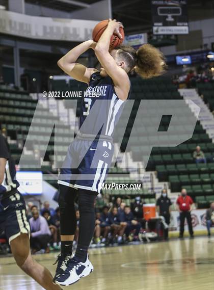 Thumbnail 1 in Manhasset vs Poughkeepsie (NYSPHSAA Class A Semifinal) photogallery.