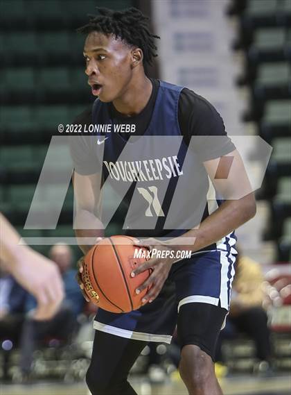Thumbnail 2 in Manhasset vs Poughkeepsie (NYSPHSAA Class A Semifinal) photogallery.
