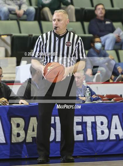 Thumbnail 3 in Manhasset vs Poughkeepsie (NYSPHSAA Class A Semifinal) photogallery.
